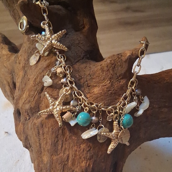 Jewelry - Gold Starfish Charm Bracelet